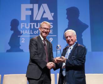 FIA President and CEO Walt Lukken with George Gero at the Futures Hall of Fame Ceremony during Boca 2019